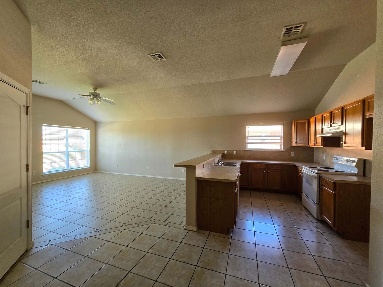 $500 toward first month's rent if leased by October! 1240 Kingston Road