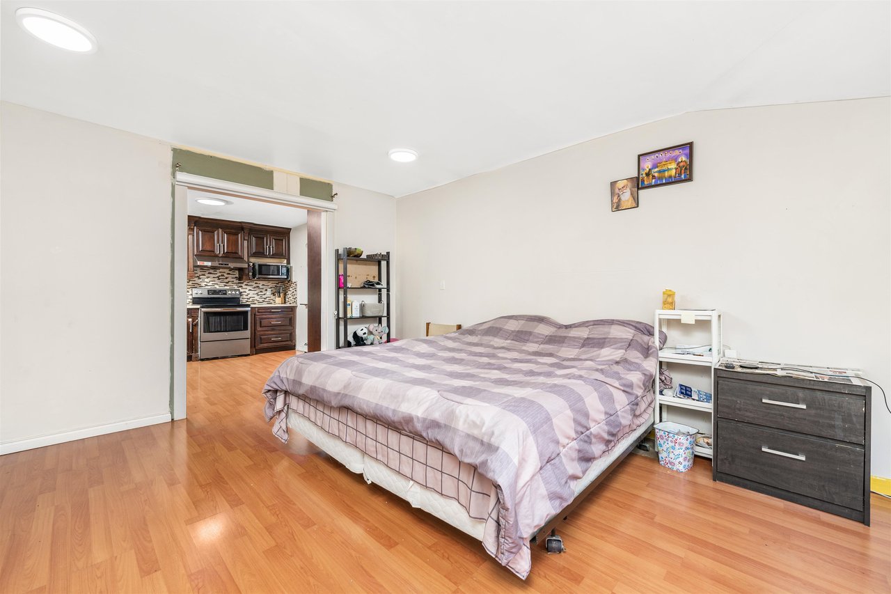 8494 140 St