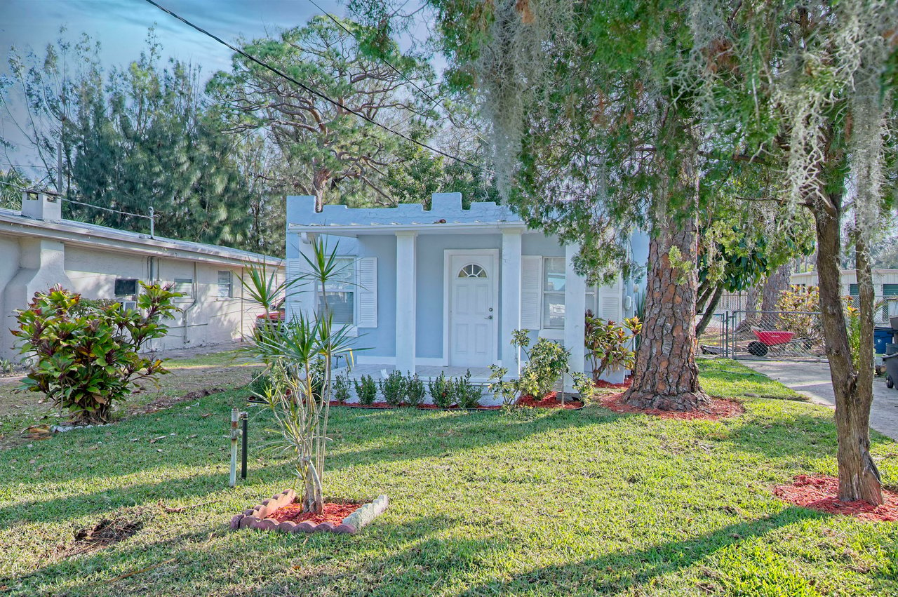 🏡🎊JUST LISTED🎊🏡 @521 23RD ST E, BRADENTON, FL 34208