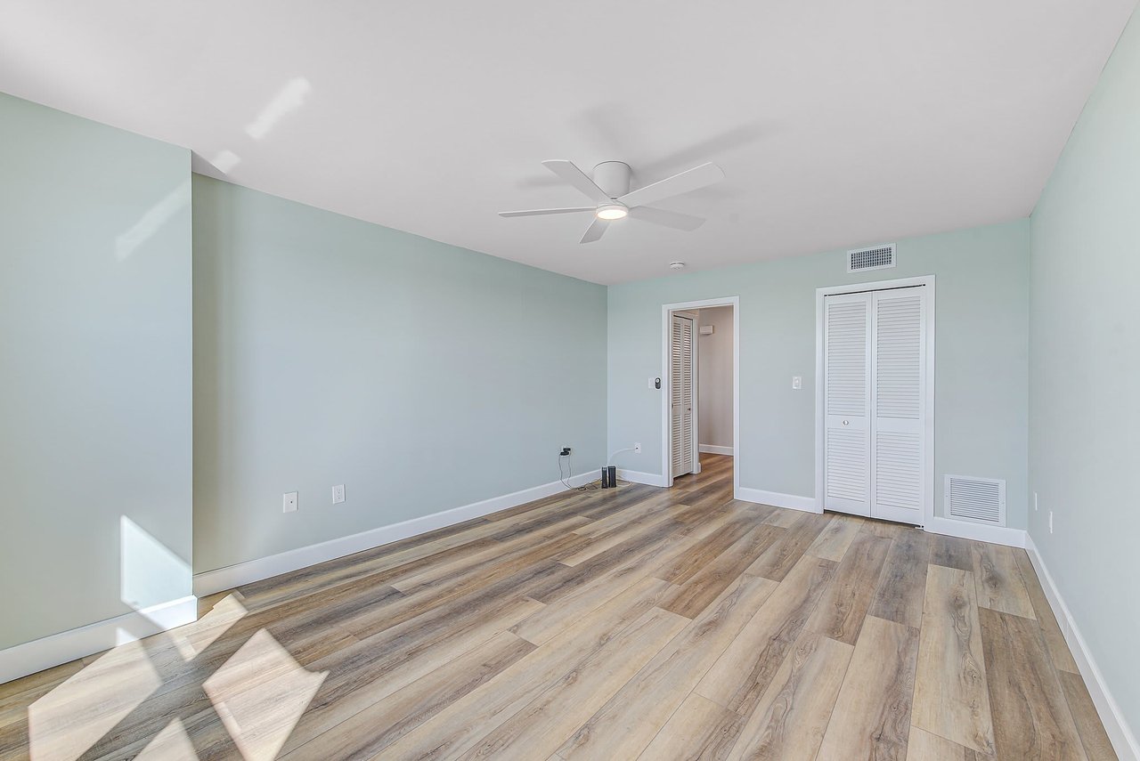 5200 Brittany Dr S, #804, St Petersburg, FL 33715