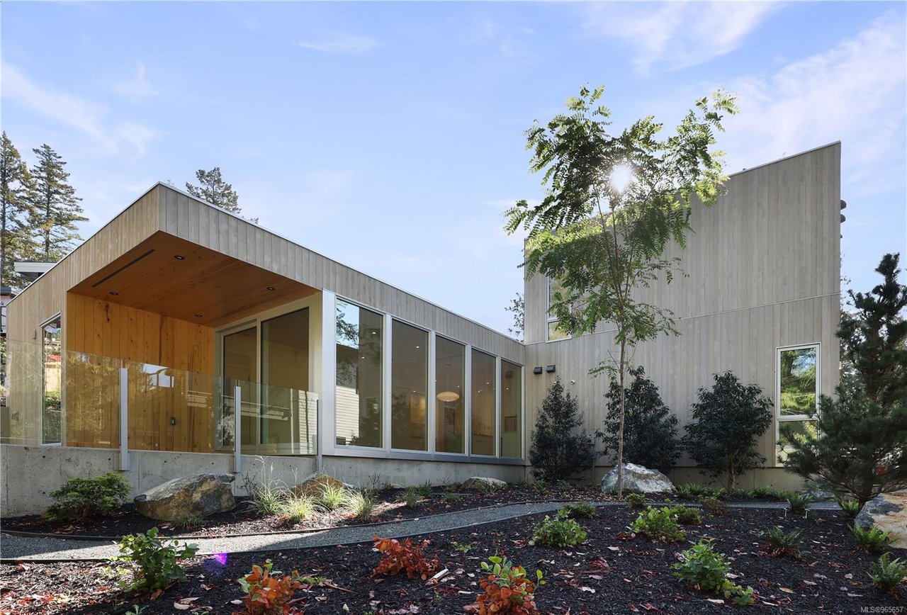 3917 Olympian Wy