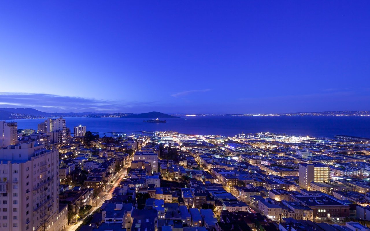 Panoramic Views at 1070 Green