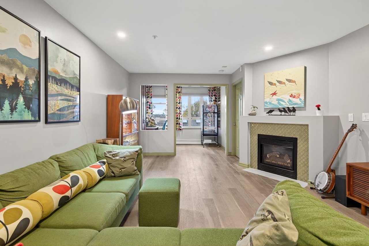 308-1688 E 4th Ave