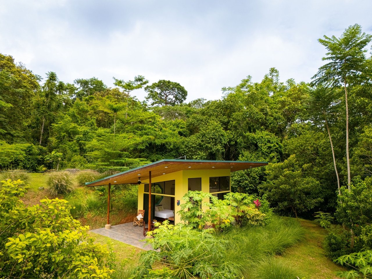 Waterfall Orchard Jungle Estate, Ojochal, Puntarenas