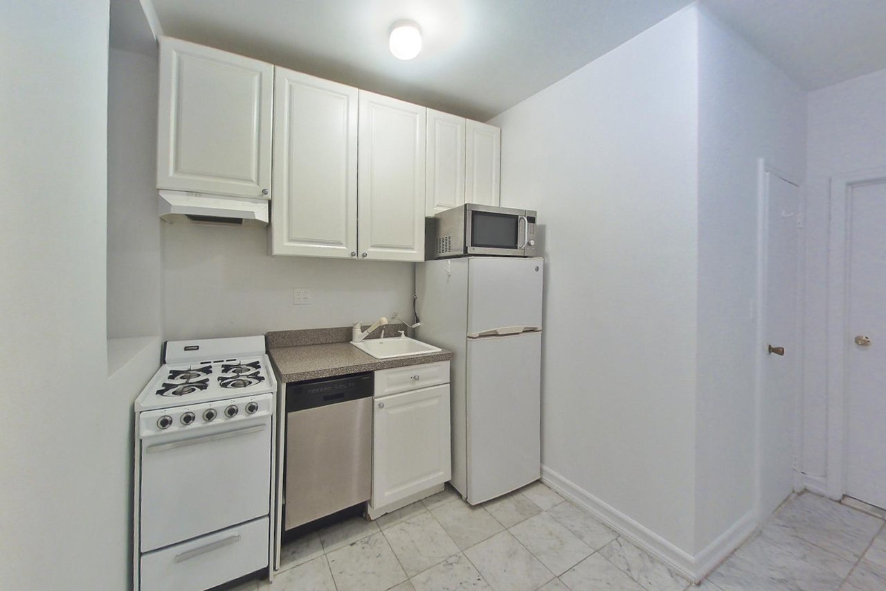 15a West 64th Street, Apt 1-B