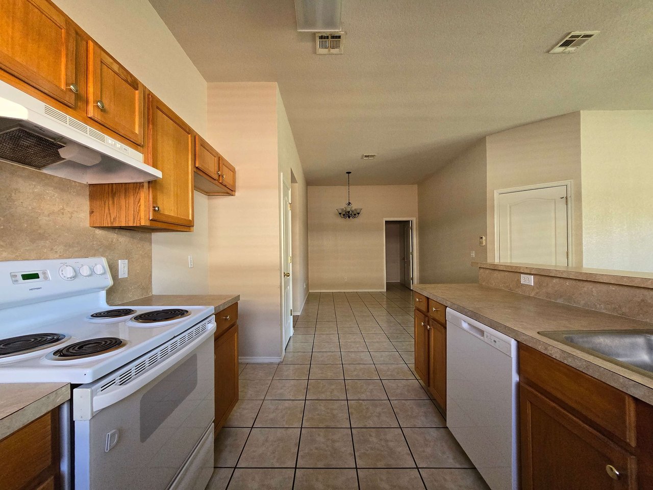 $500 toward first month's rent if leased by October! 1240 Kingston Road
