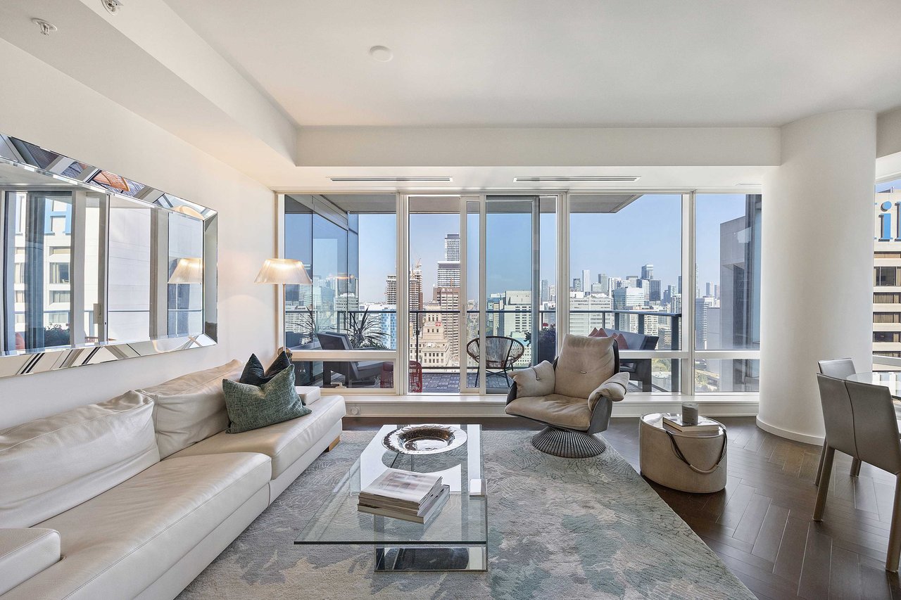 Suite 3006- 180 University Avenue