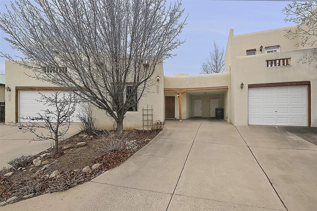 3246 La Paz Ln