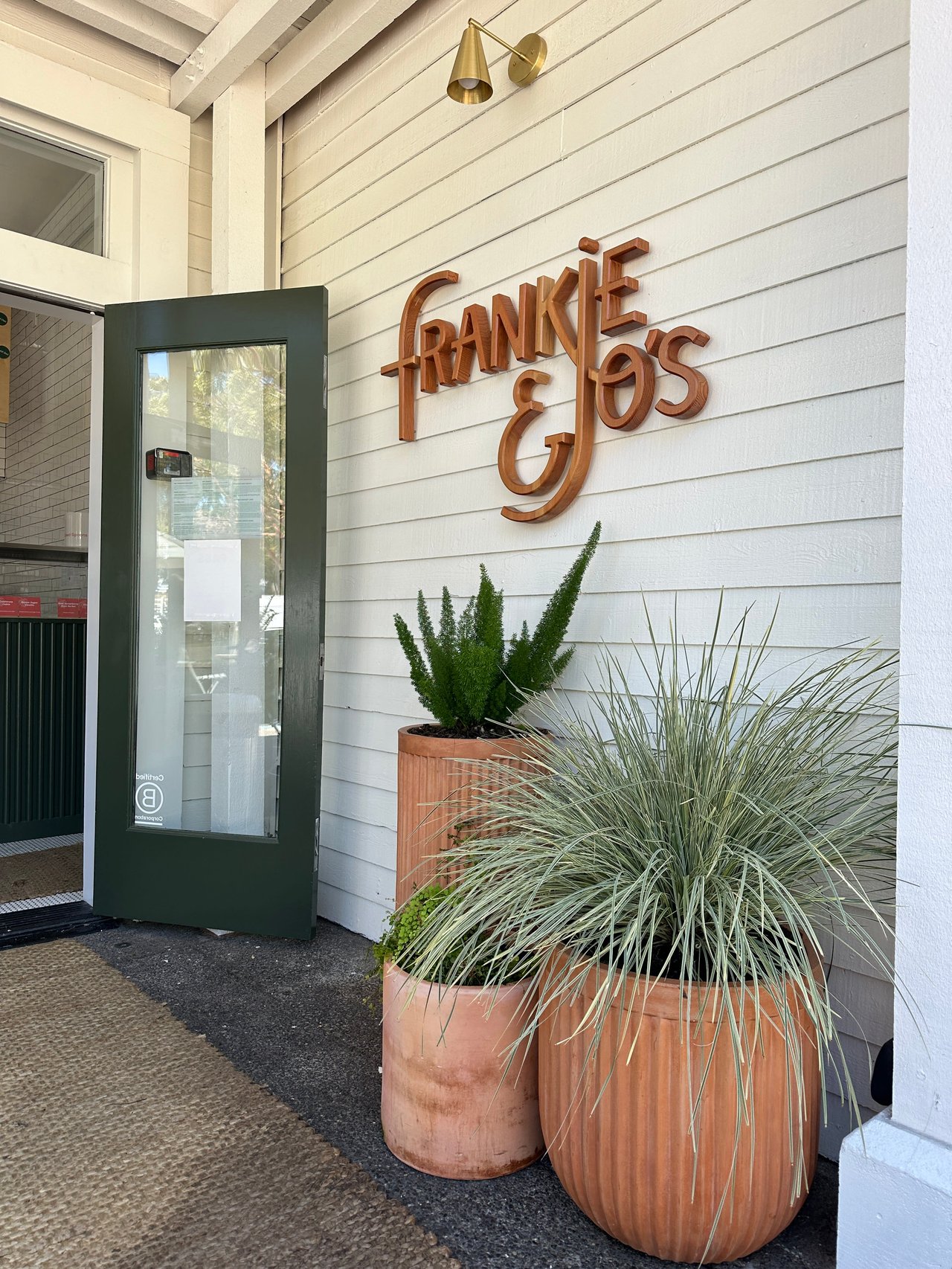 Frankie & Jo's: A Unique Experience in the Heart of Marin County