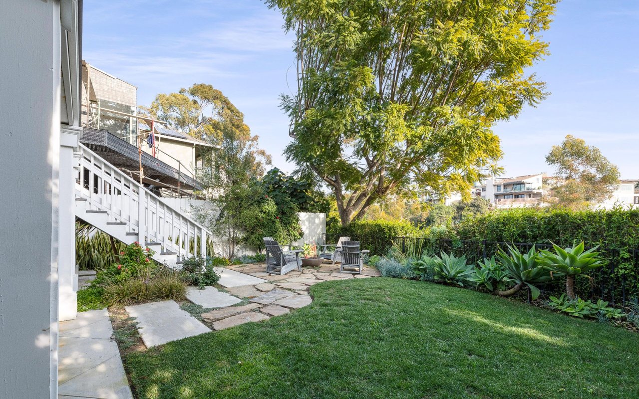 700 Poppy Ave