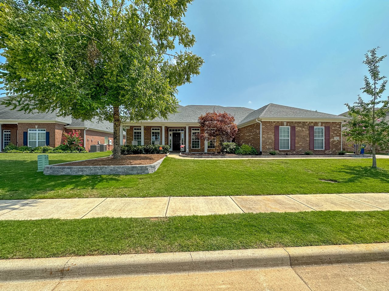 2303 Palisades Court with 5 Bedrooms!!!