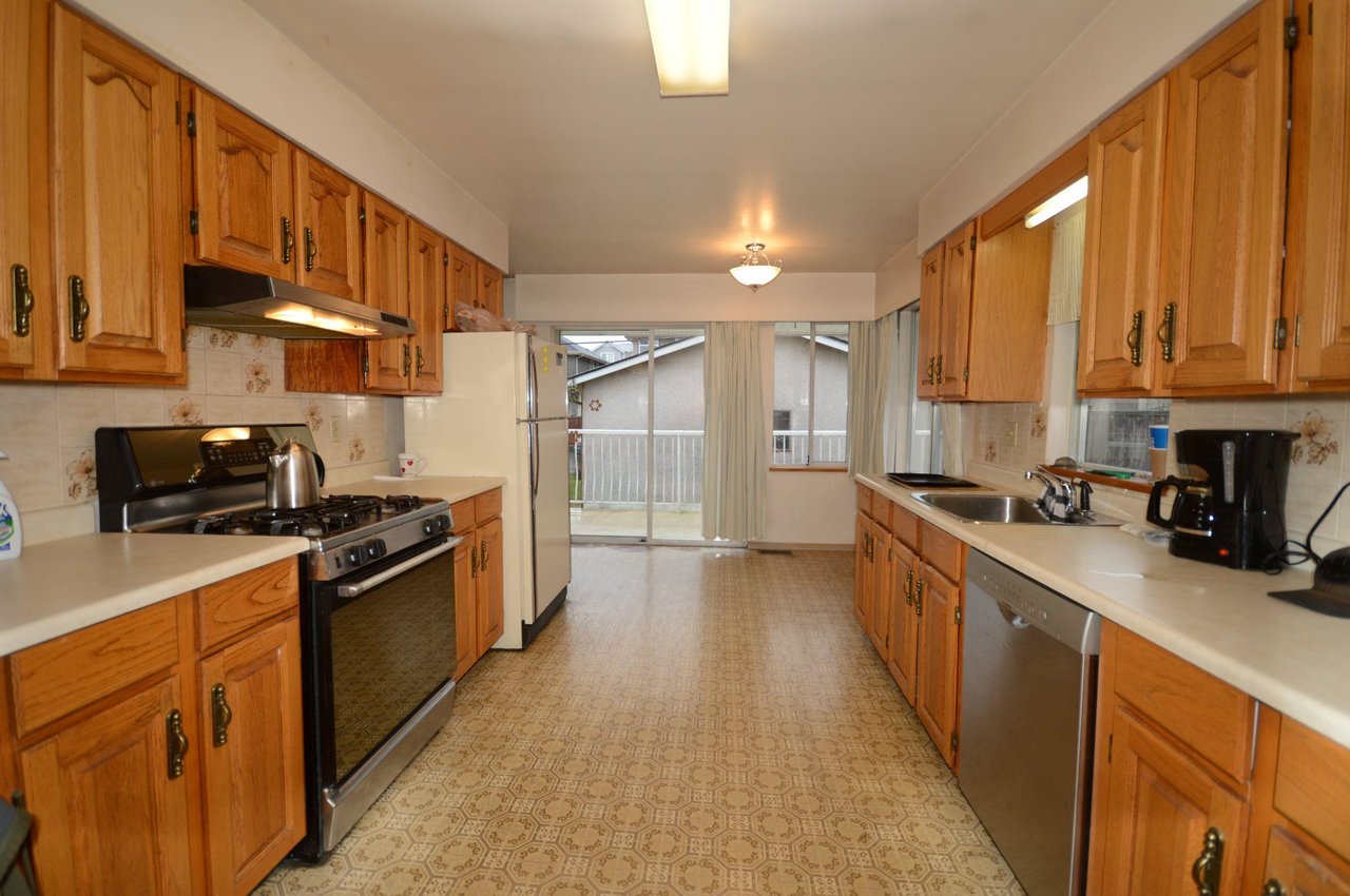1523 Rosser Ave