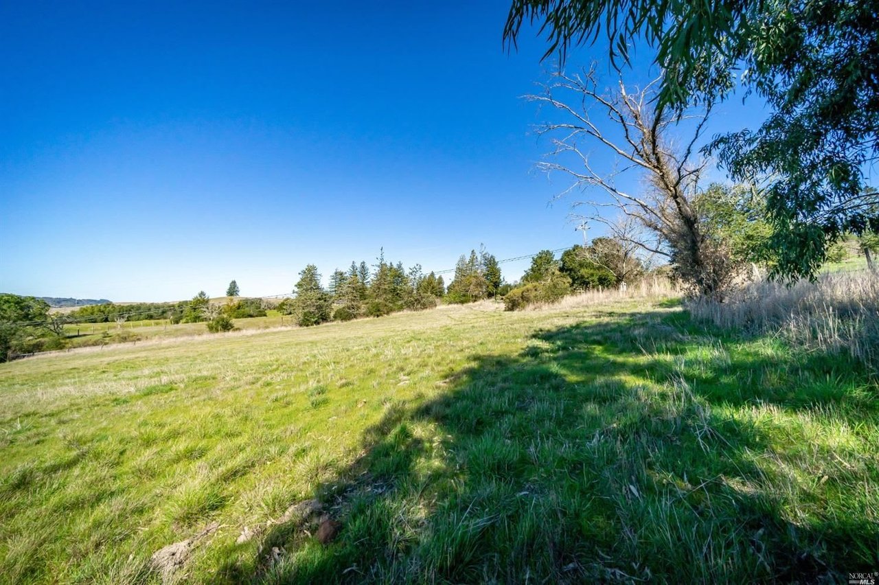 5289 Sonoma Mountain Rd