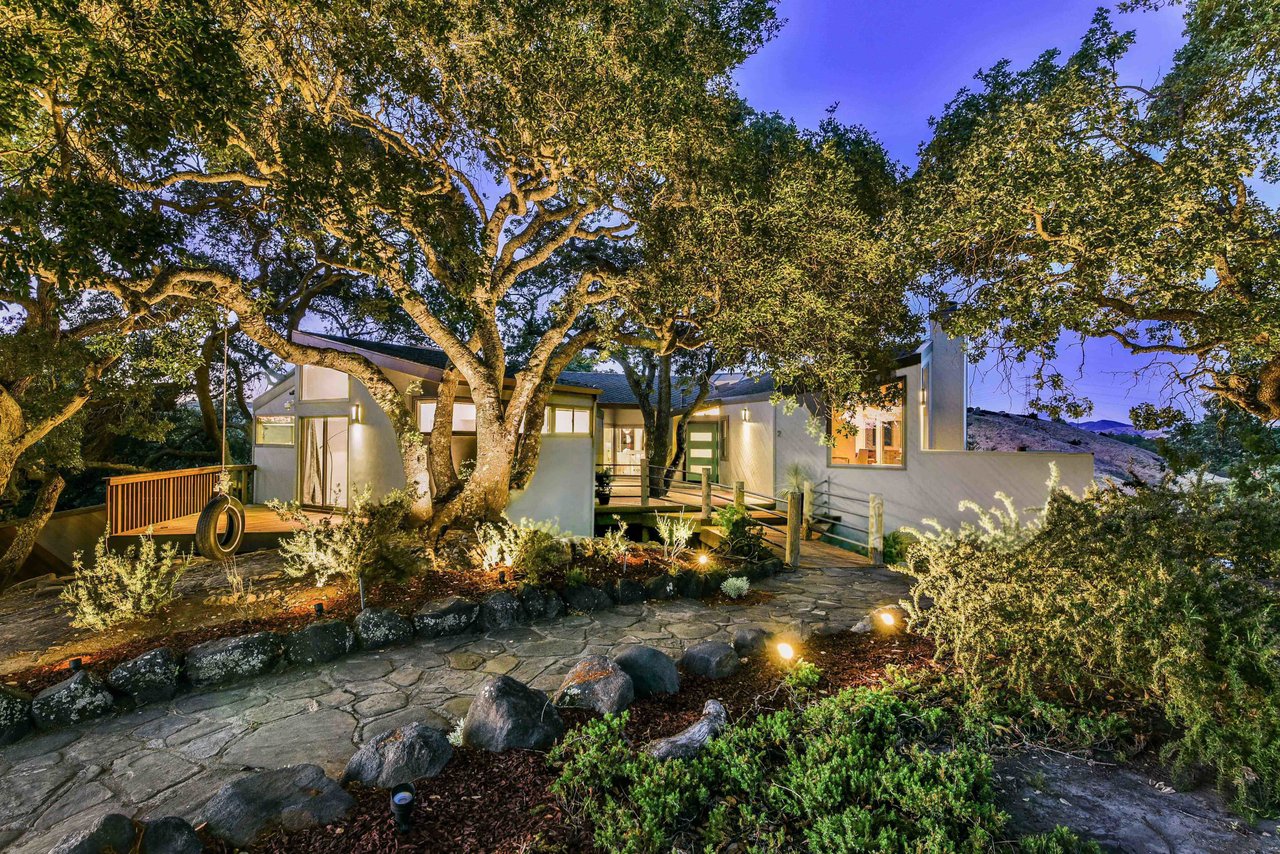 2 Leeward Glen