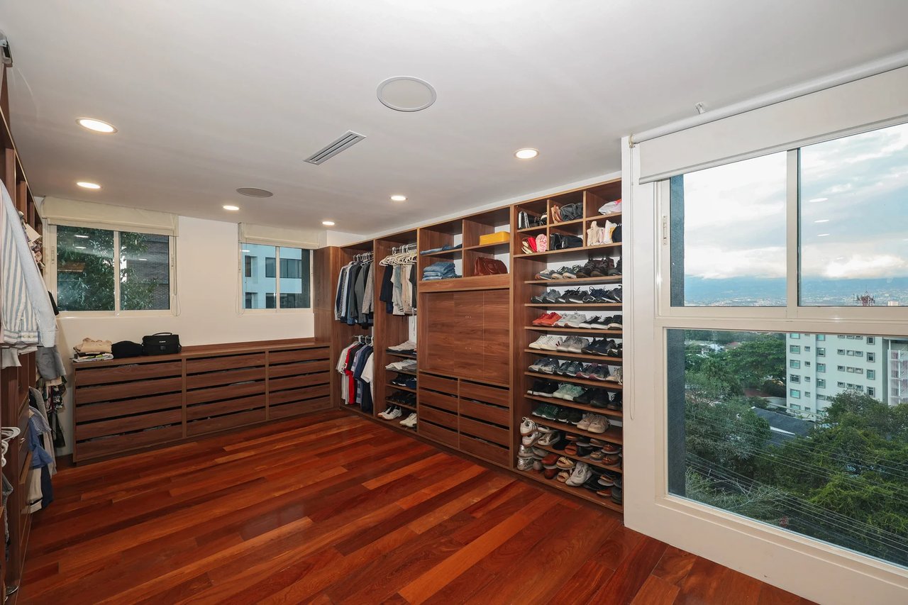 Price Value Opportunity, Escazu, San Jose