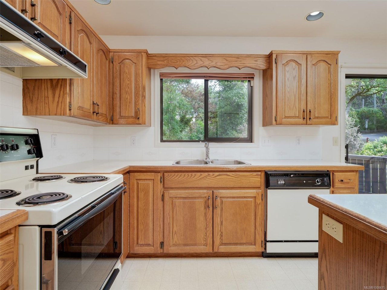 102 High St, View Royal