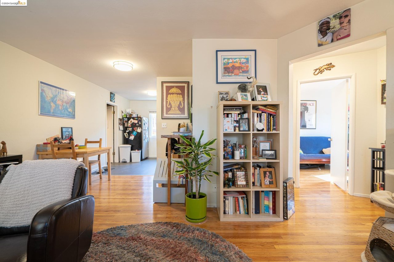 1319-1319A Curtis Ave