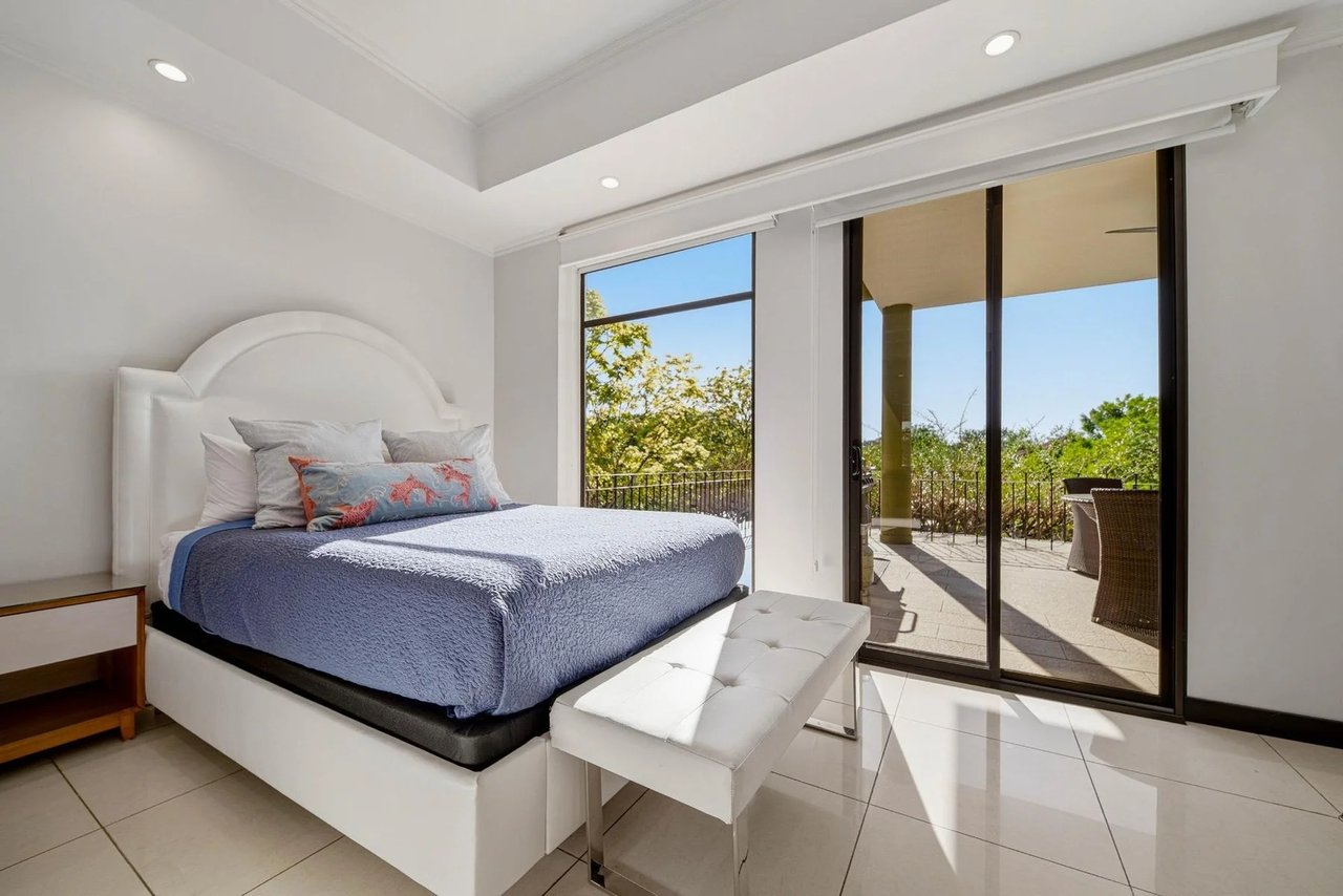 Renovated Carao Golf Condo, Flamingo, Guanacaste