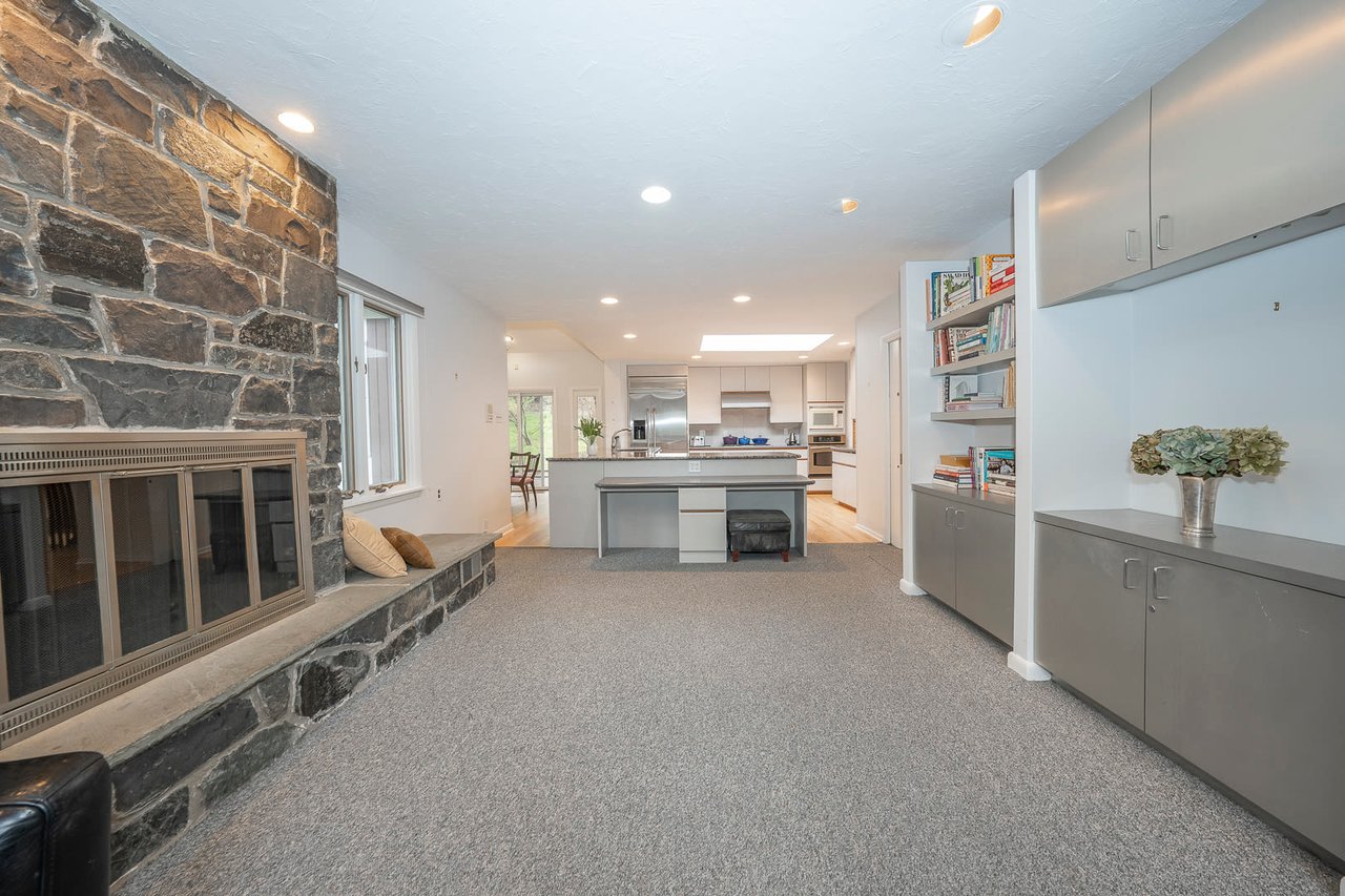 Modern Single Family Home 