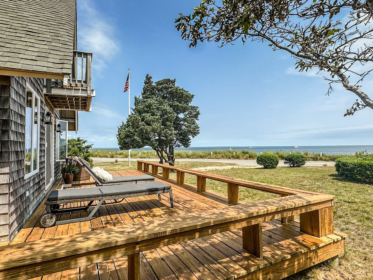 Luxurious East Chop Cottage