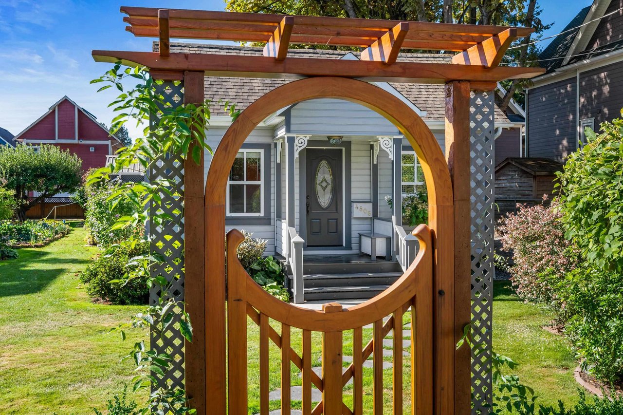 4806 48 Ave