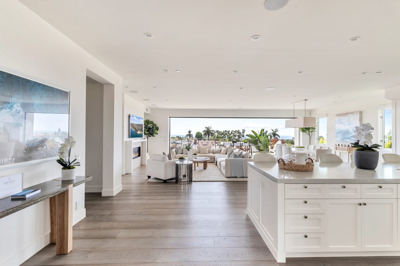 448 Serra Drive
