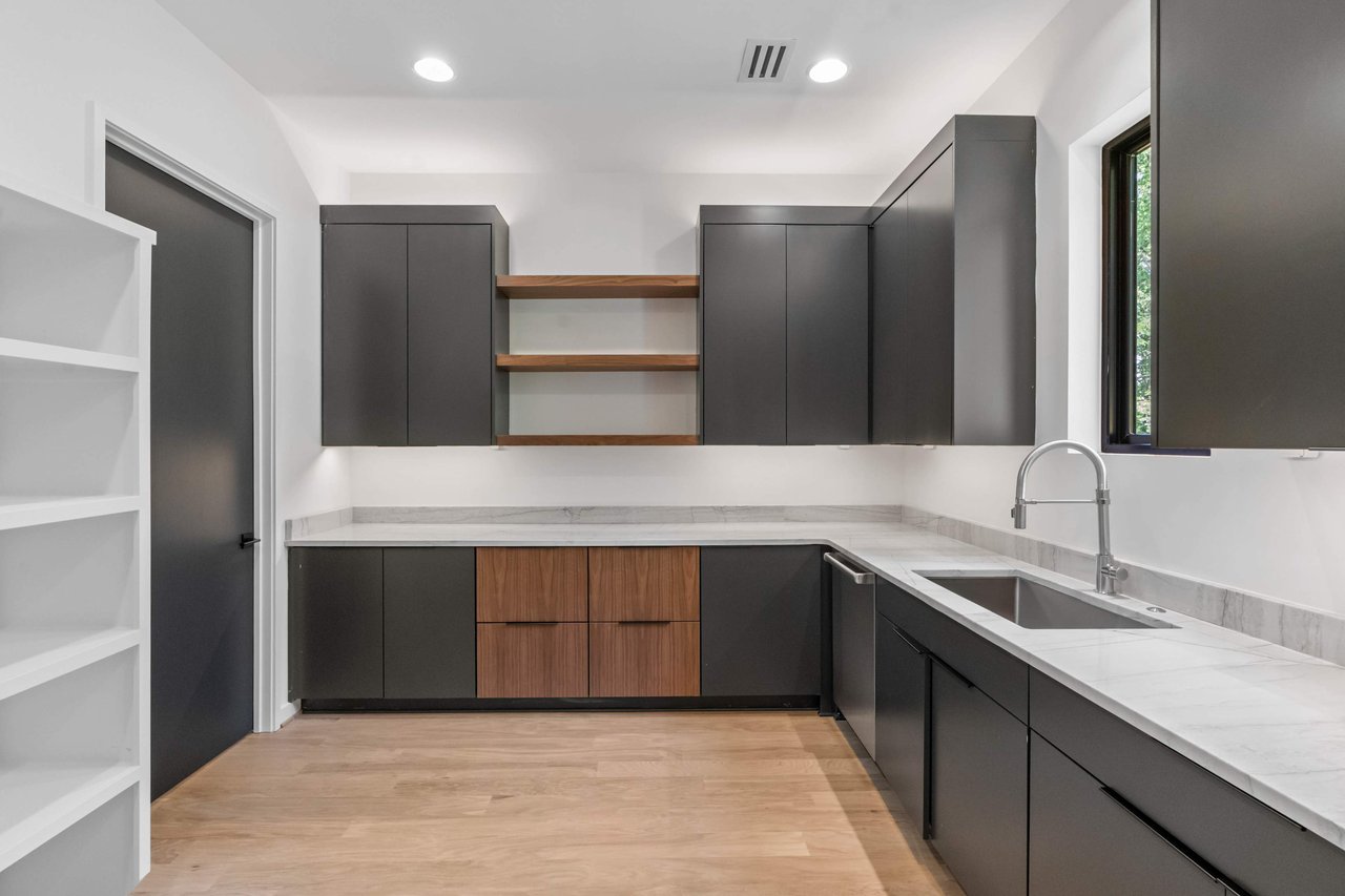 4075 Rickenbacker Dr NE Atlanta, GA 30342