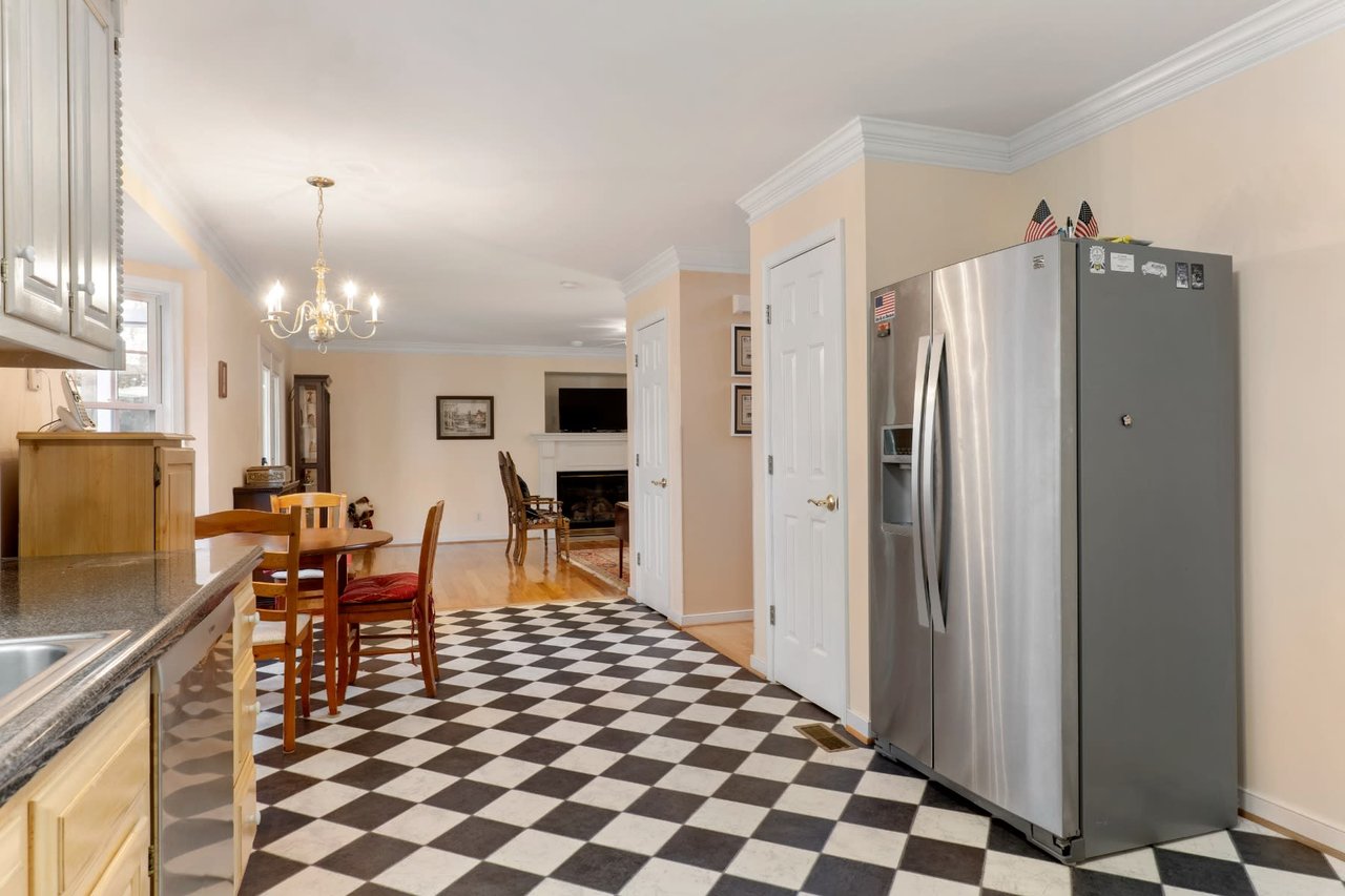 3531 Sherwood Bluff Way