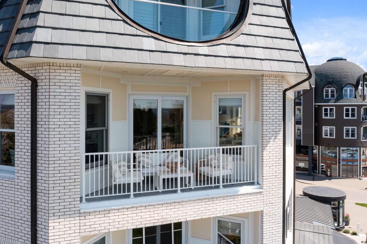 4200 Main Street 25