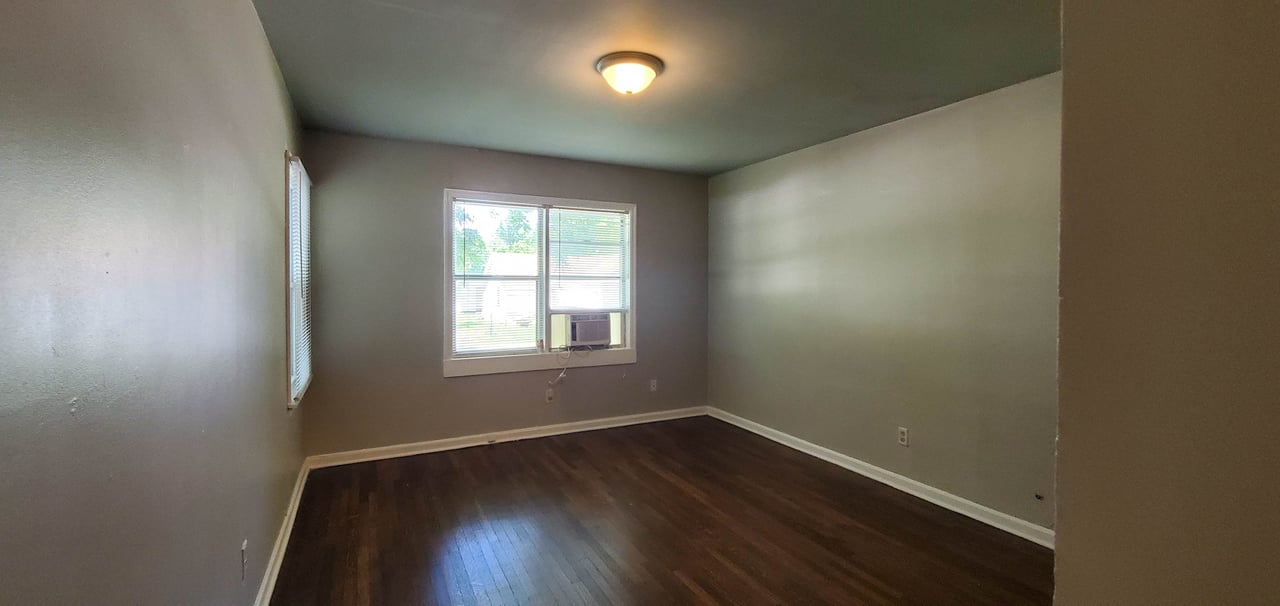 1030 W Wood