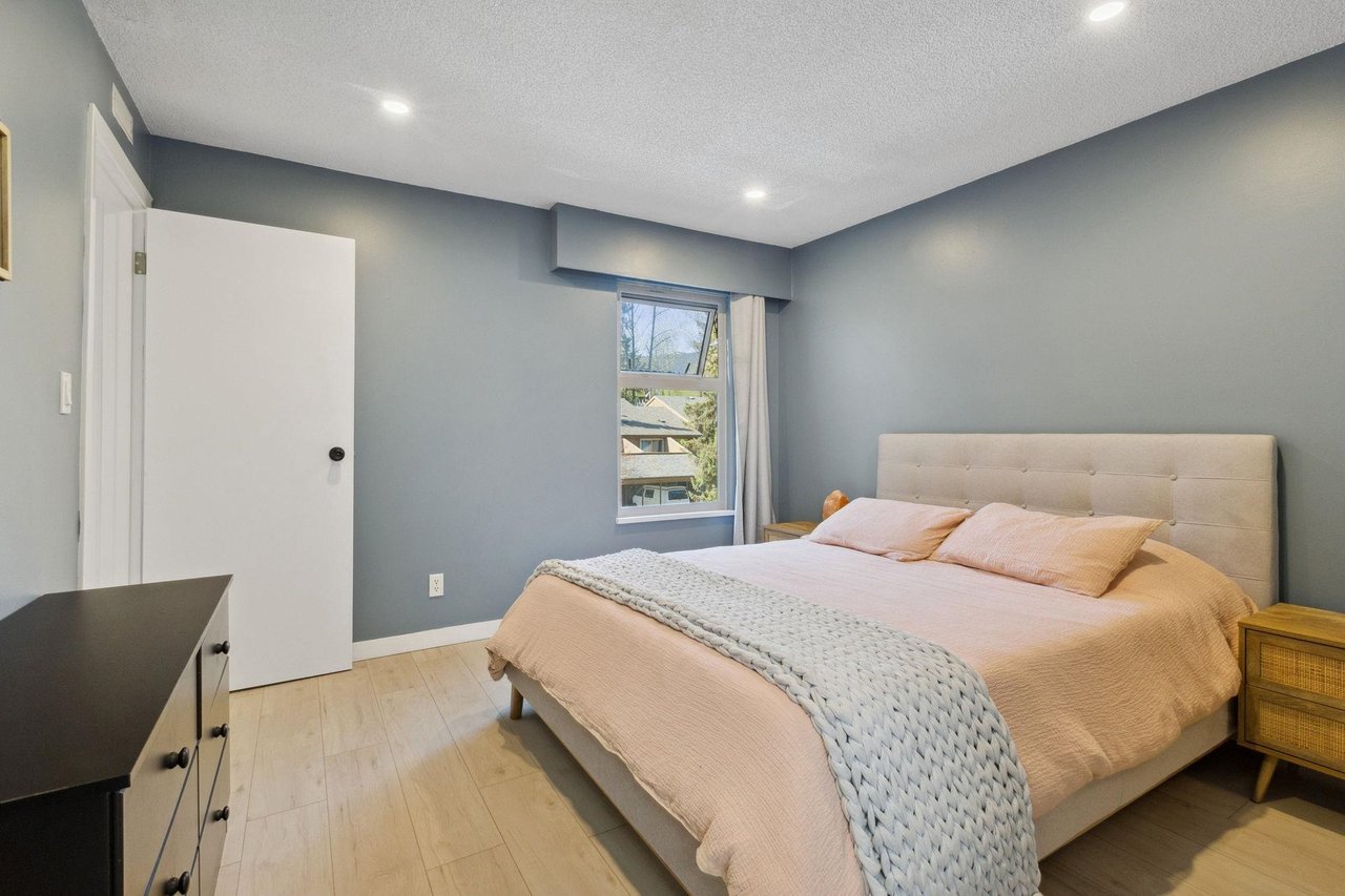 1894 Purcell Way, North Vancouver
