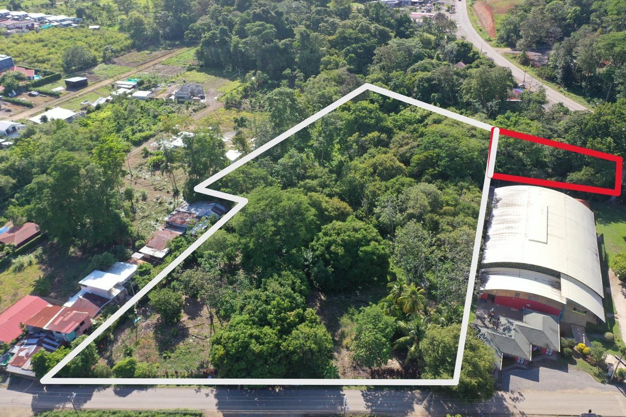 Flat And Usable Commercial Lot In The Heart Of Uvita With 90 Meters Paved Road Frontage!