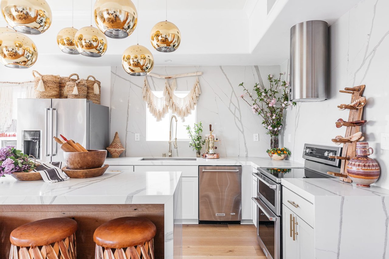 Stunning Modern View Home perched at the top of Glassell Park