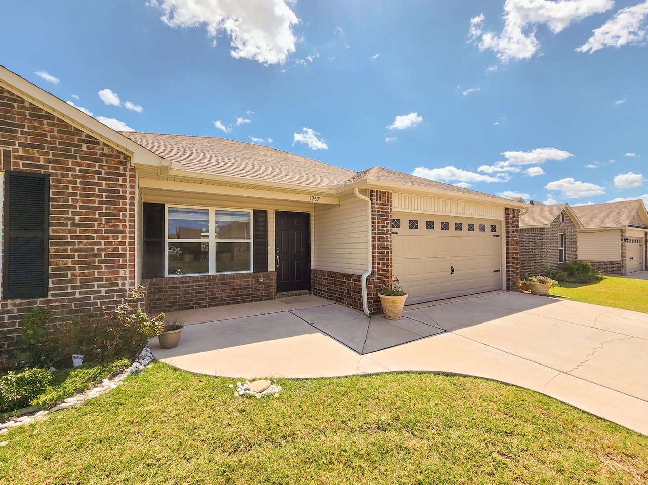 1937 Timberdale Dr