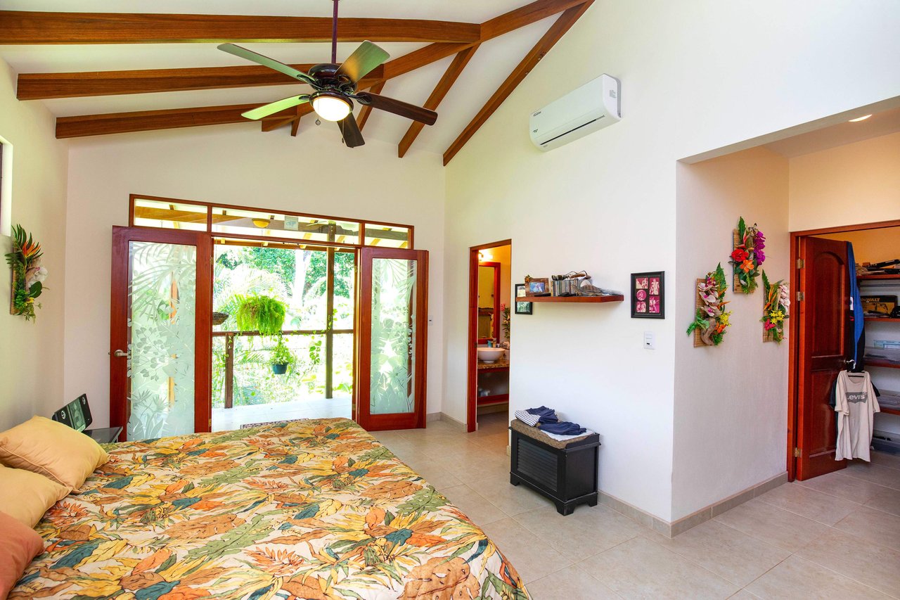 Wheelchair Friendly- 2 Bedroom house in a Quiet Community