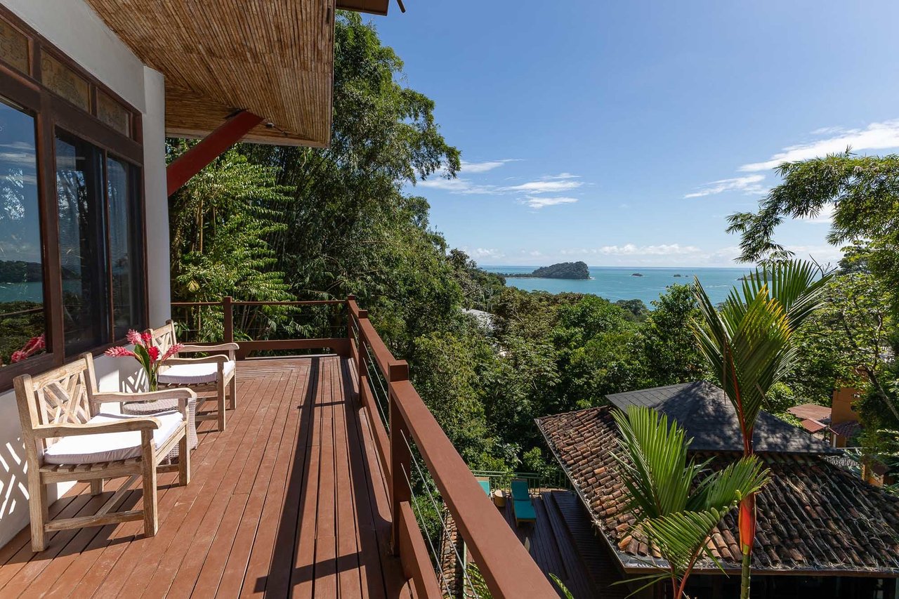 Balinese Tropical Rental Villa, Manuel Antonio, Puntarenas