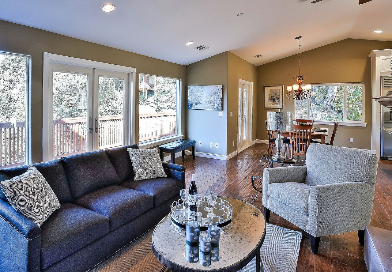 9845 Palisade Dr
