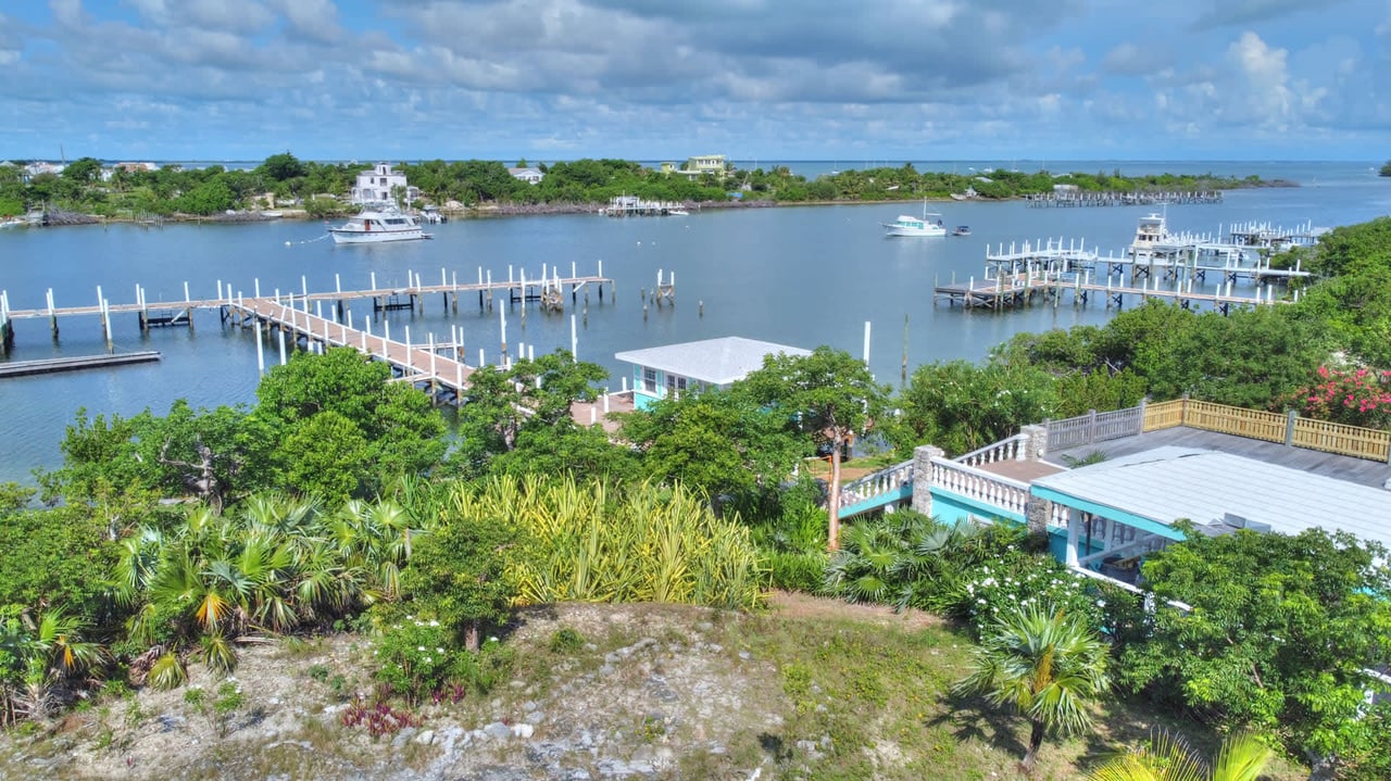 The Leeward Yacht Club Green