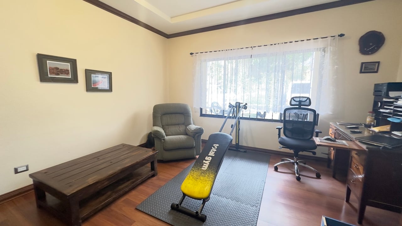 Colonial Gated Community Estate, Curridabat, San Jose