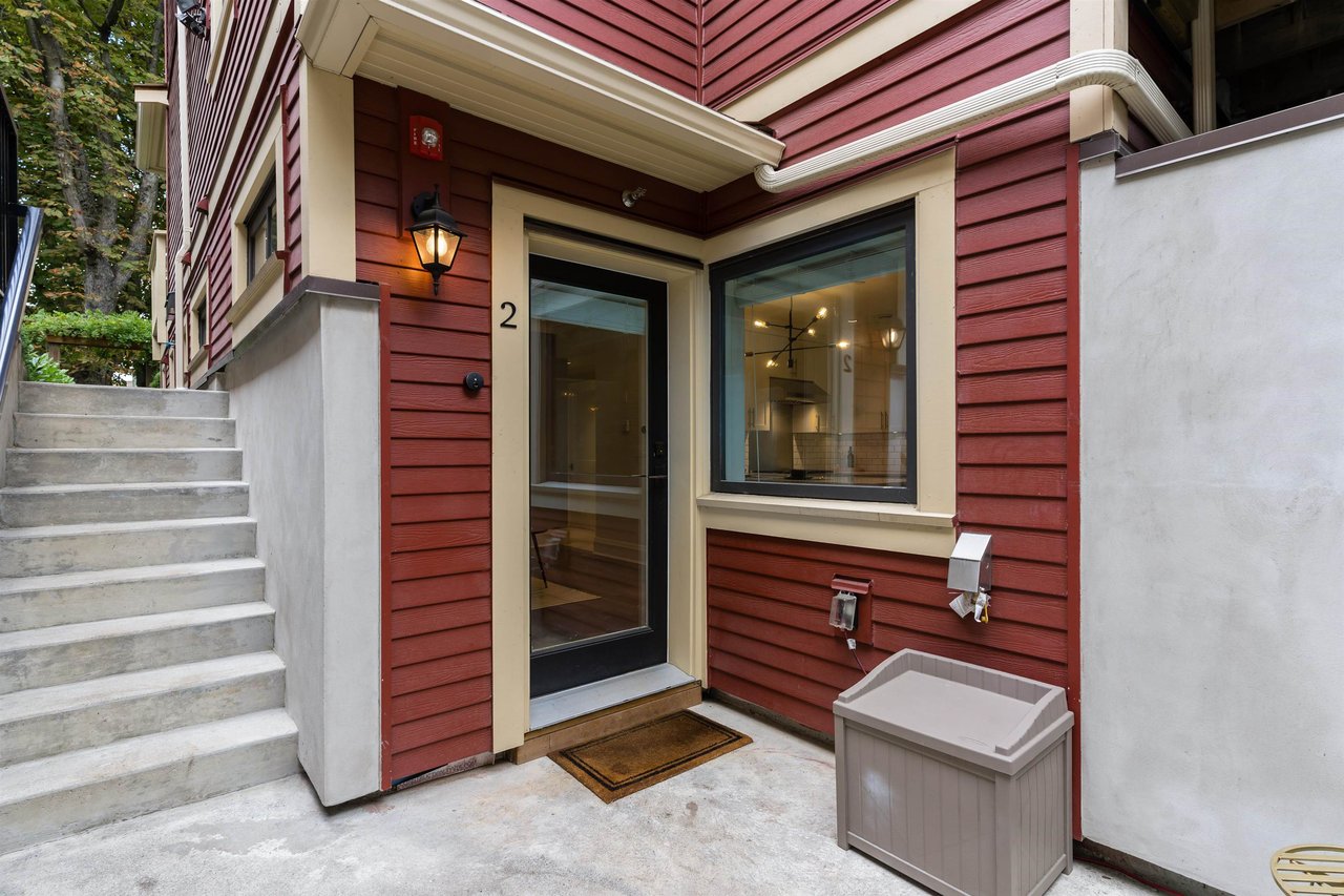 2-458 E 10th Ave