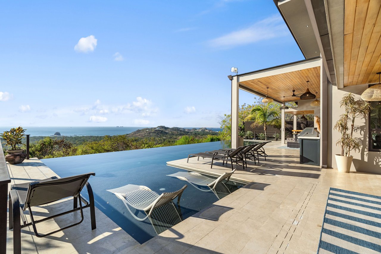 Casa Malibu | Stunning home in La Jolla neighborhood