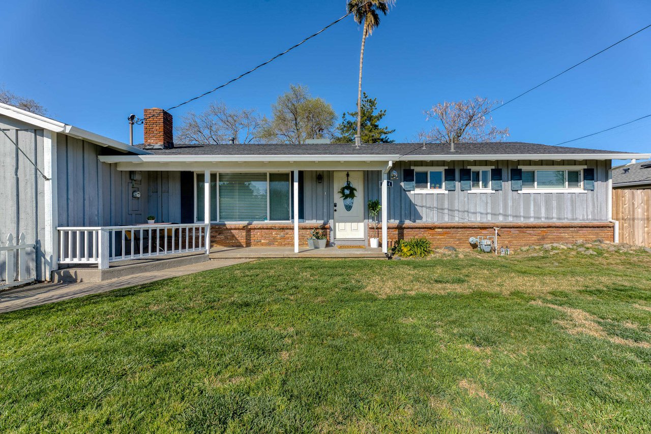 594 Woodlie Dr