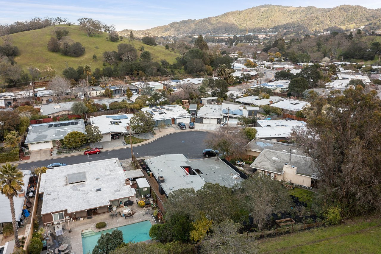 18 Anchorage Ct, San Rafael, CA  94903