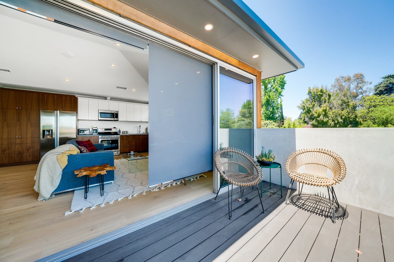 Studio City Modern 1 Bedroom + Office Loft
