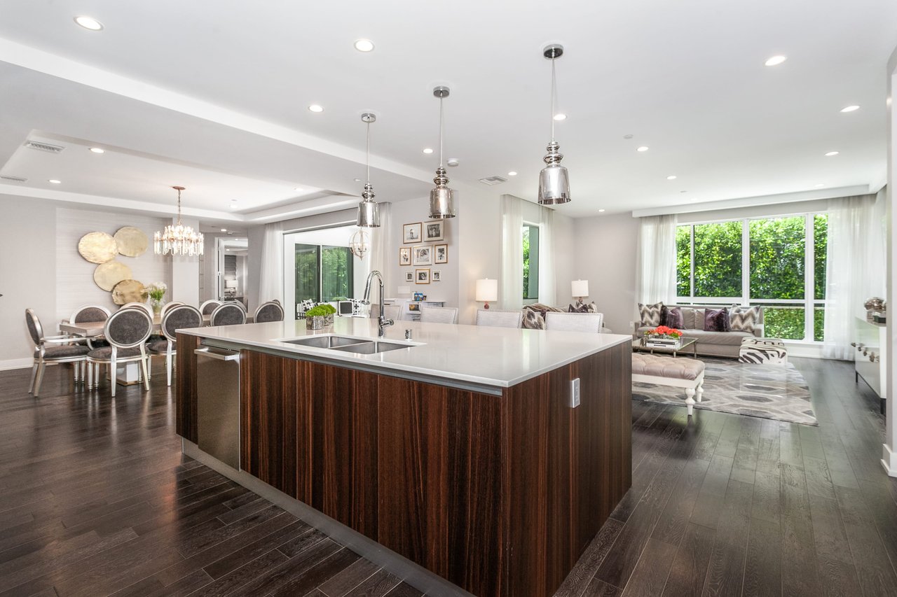 460 N Palm Drive Unit 106