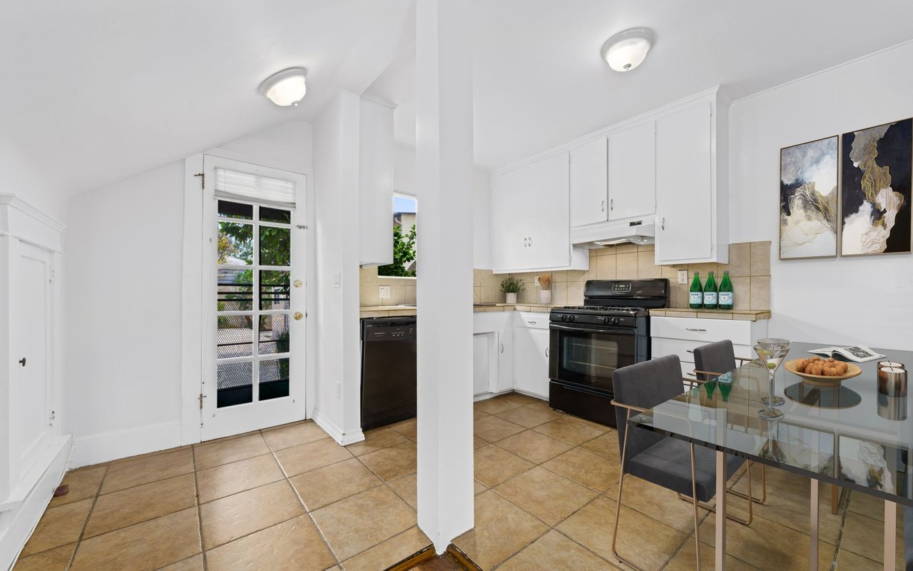 3104 S BEVERLY DR