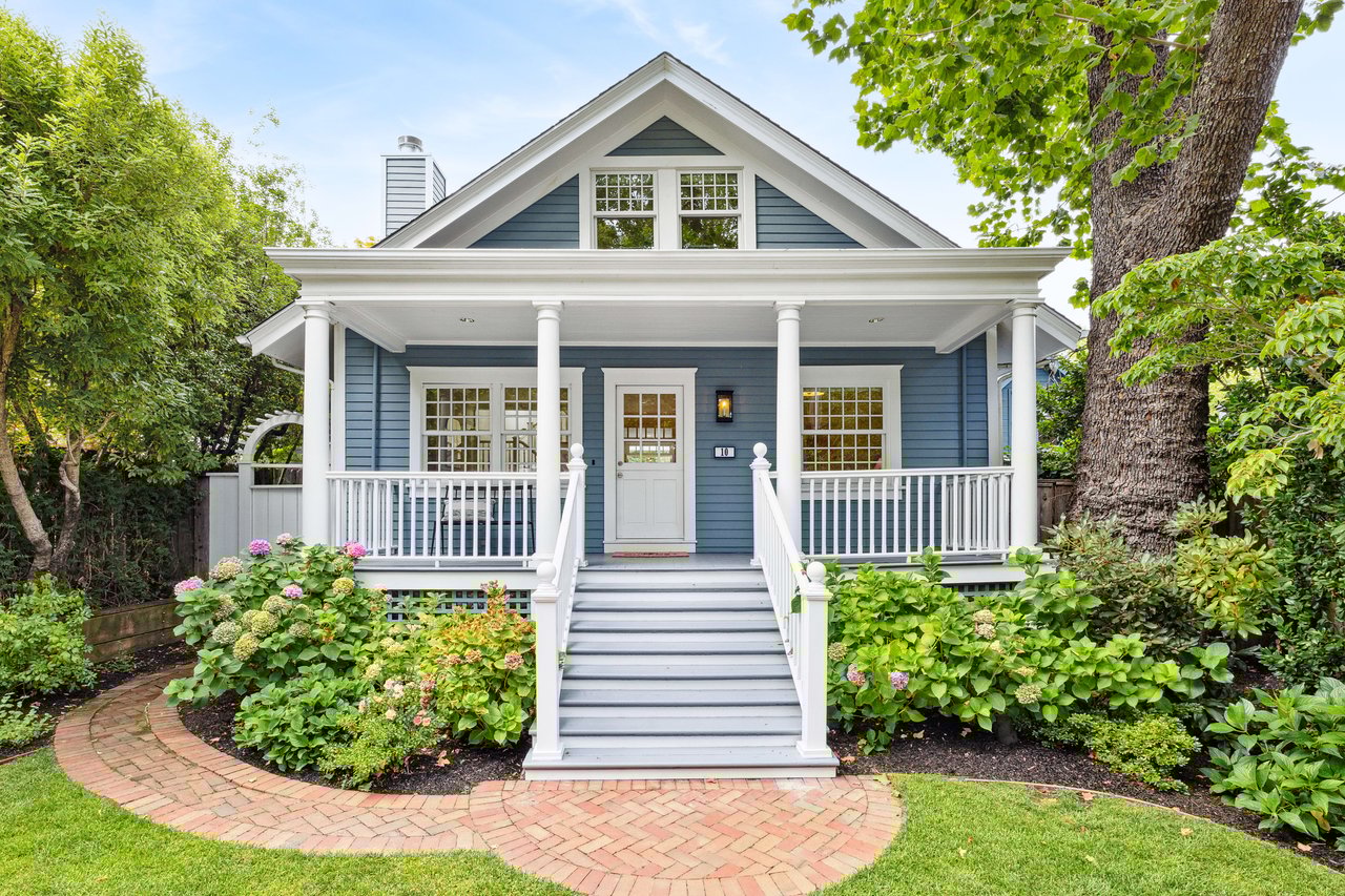 10 Raymond Avenue