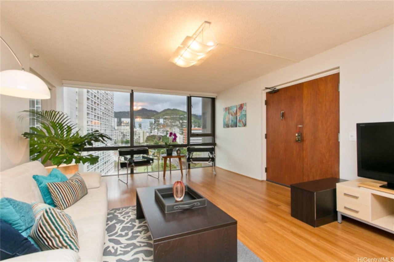 1114 Punahou St #16B