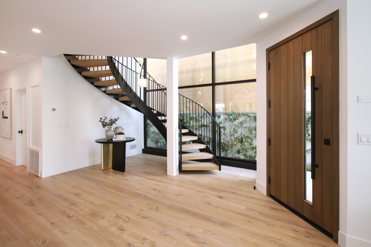 309 Poinsettia Avenue