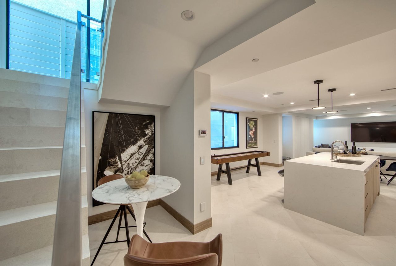 230 The Strand